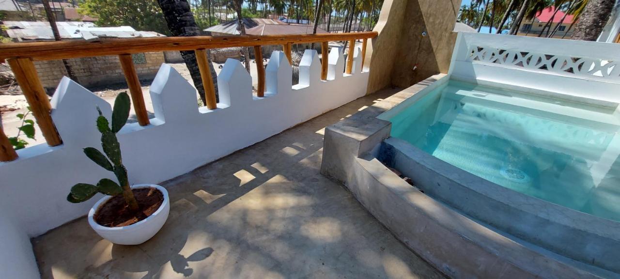 Moyo Top Floor Apartment Pwani Mchangani Luaran gambar