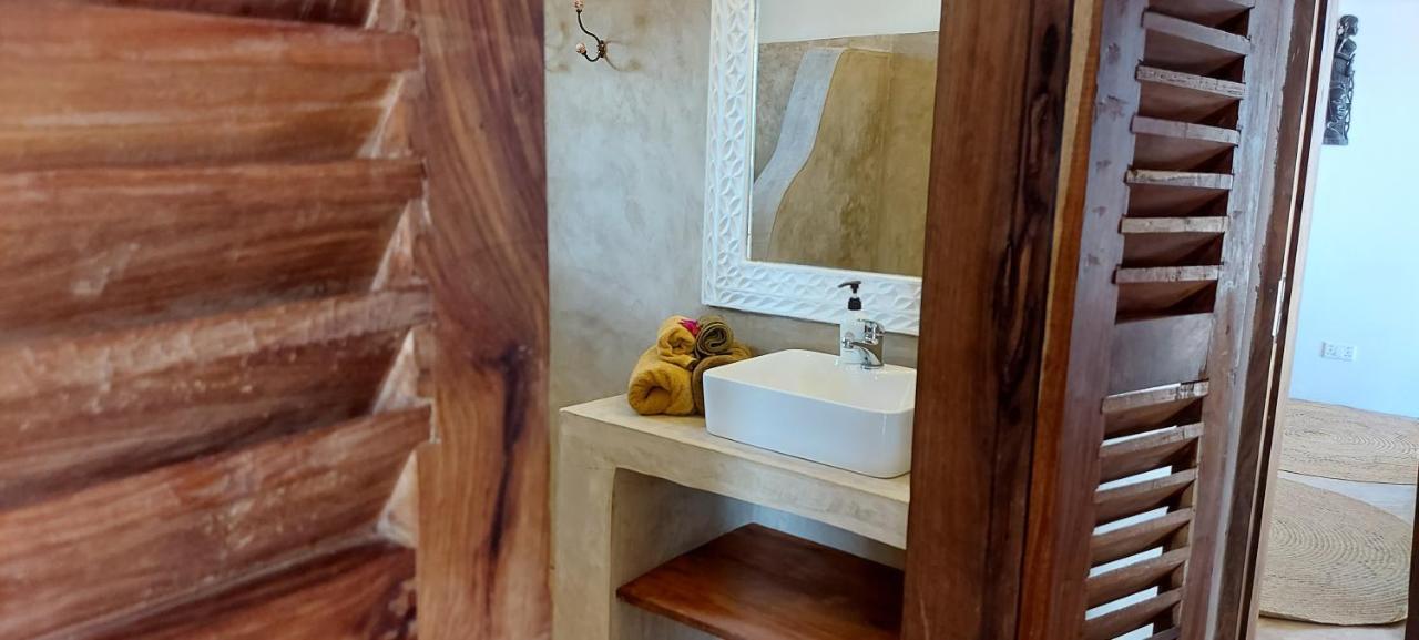 Moyo Top Floor Apartment Pwani Mchangani Luaran gambar