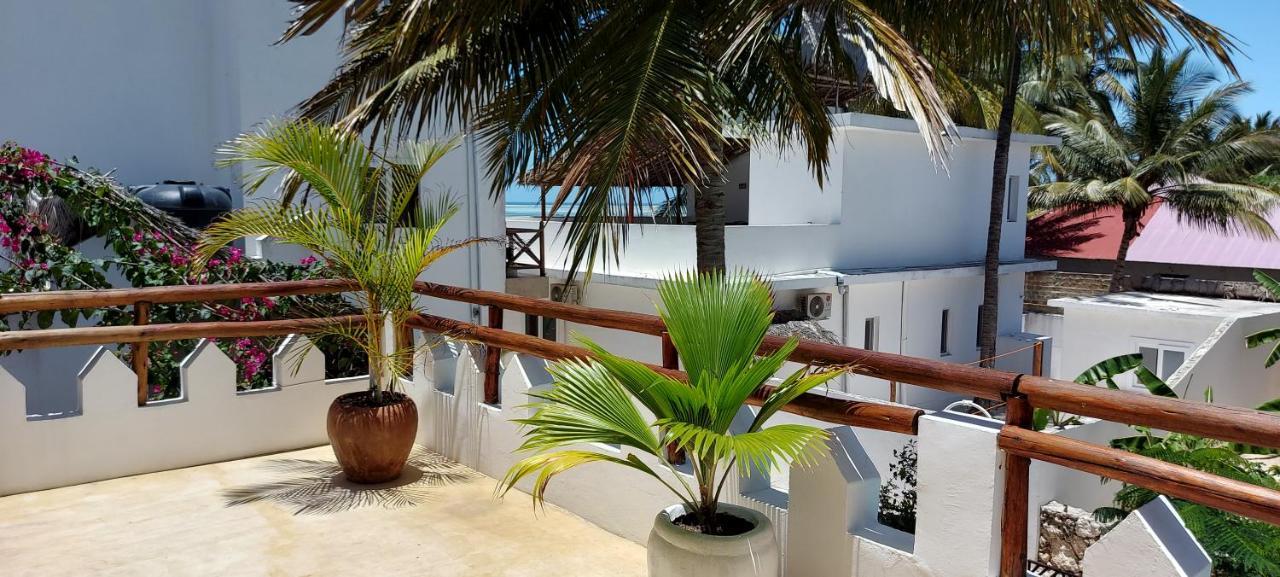 Moyo Top Floor Apartment Pwani Mchangani Luaran gambar